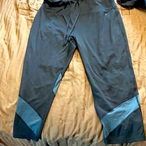 Danskin cropped leggings